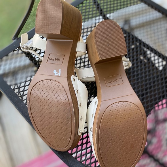 Sandals - Picture 5 of 6